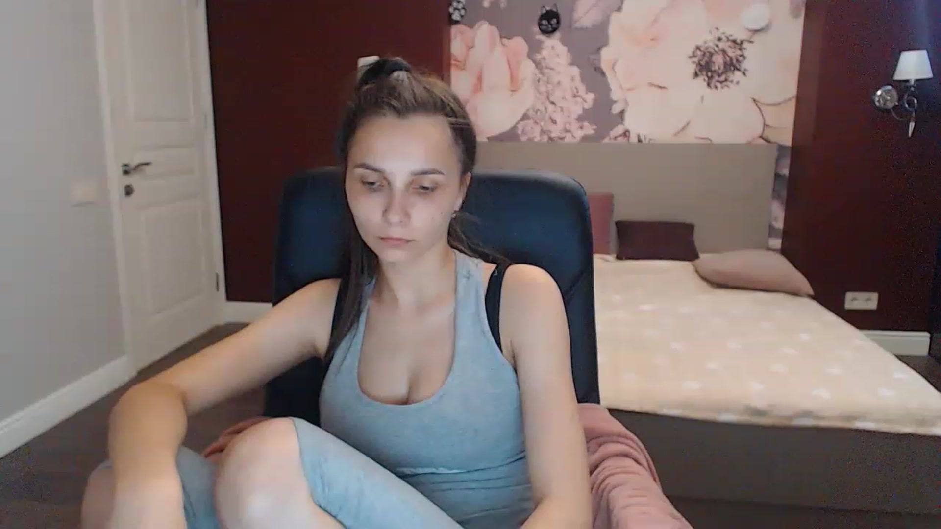 Gallery image thumbnail from Karina_Mils's myfreecams stream on, 06/29/2023, 09:53 image 9 of 20