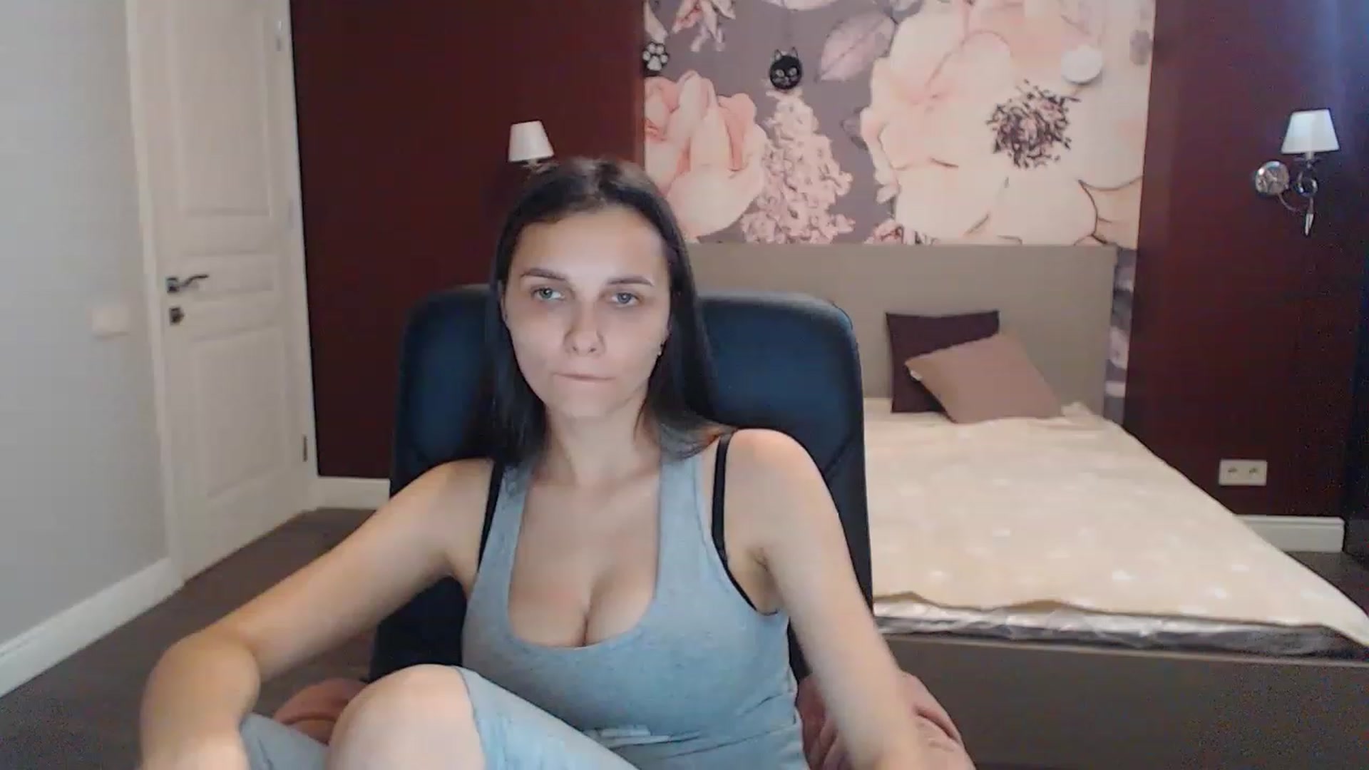 Gallery image thumbnail from Karina_Mils's myfreecams stream on, 06/30/2023, 14:39 image 15 of 20