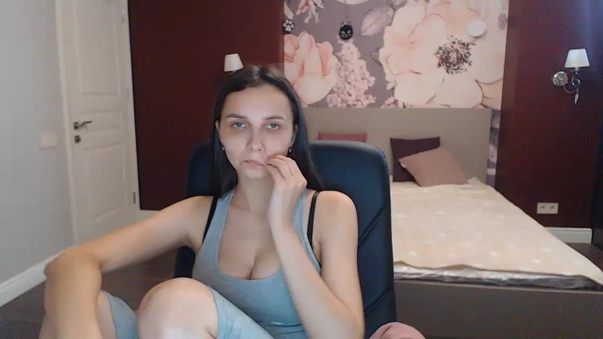 Gallery image thumbnail from Karina_Mils's myfreecams stream on, 06/30/2023, 14:39 image 19 of 20