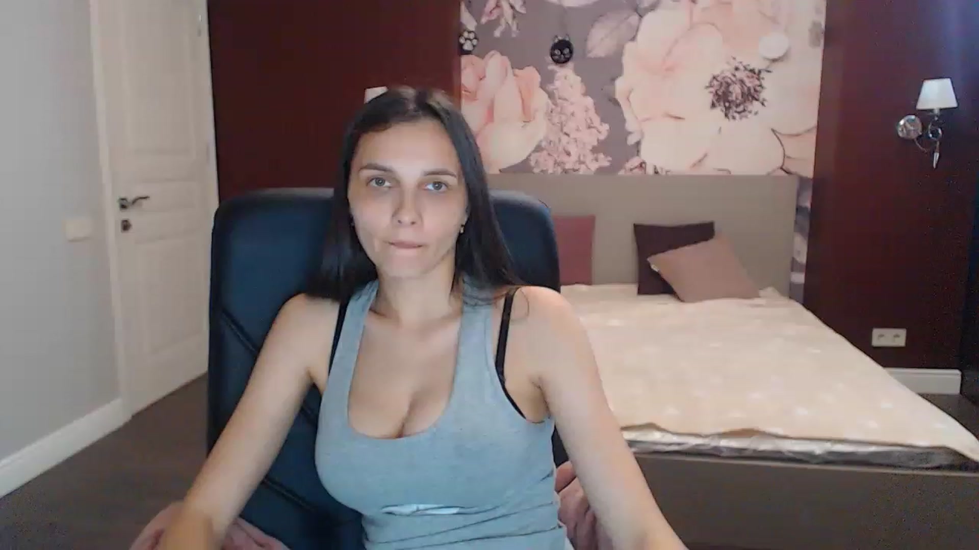 Gallery image thumbnail from Karina_Mils's myfreecams stream on, 06/30/2023, 14:39 image 17 of 20