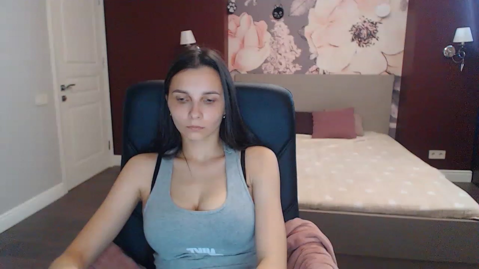 Gallery image thumbnail from Karina_Mils's myfreecams stream on, 07/01/2023, 13:31 image 18 of 20