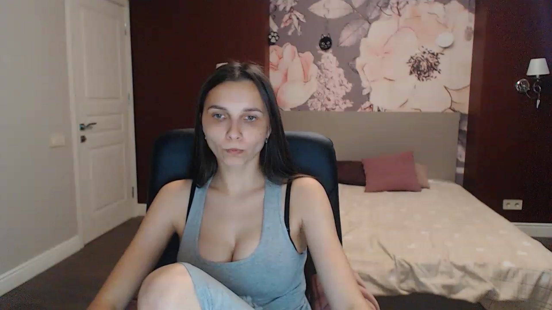 Gallery image thumbnail from Karina_Mils's myfreecams stream on, 07/01/2023, 16:57 image 4 of 20