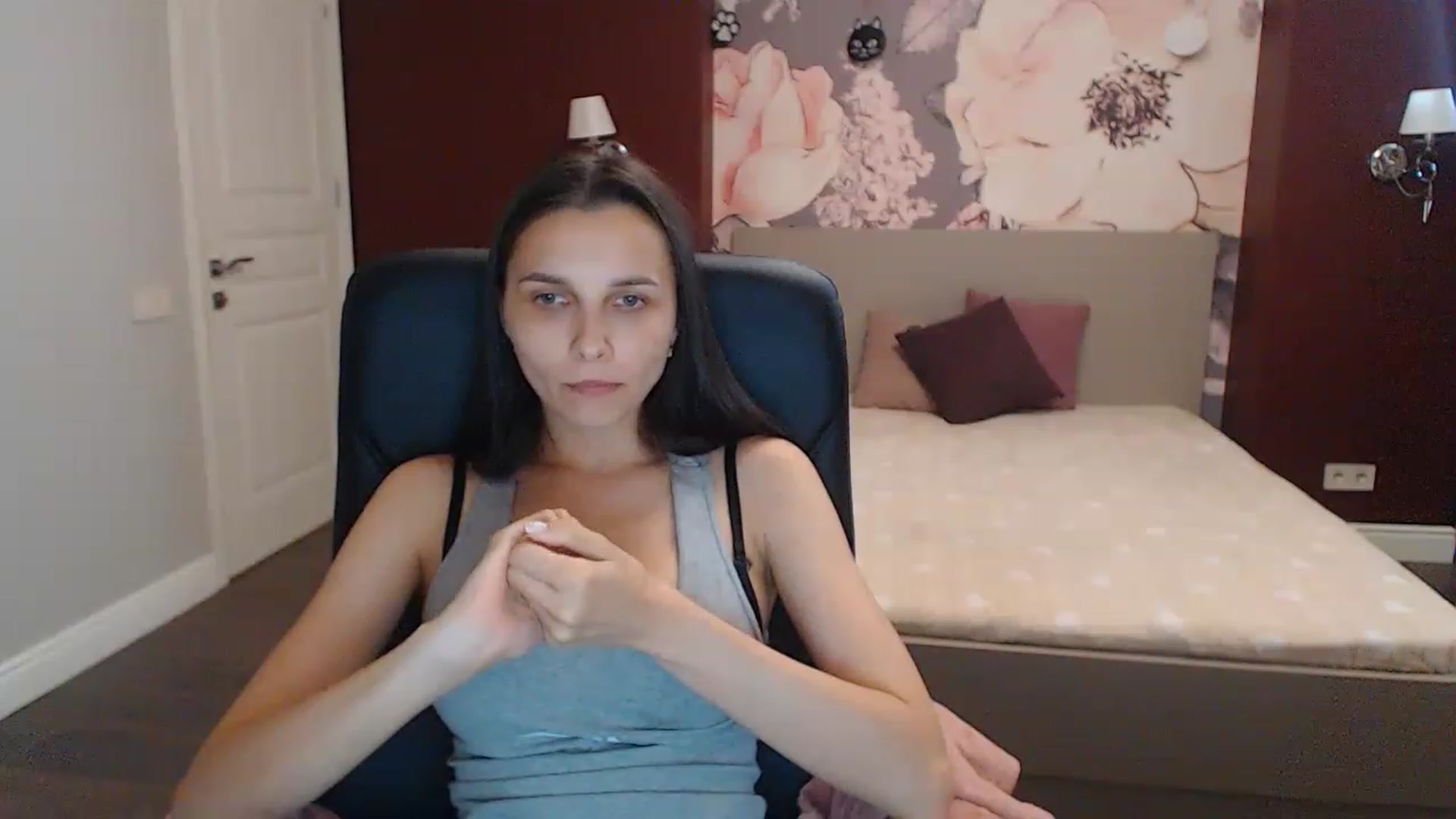 Gallery image thumbnail from Karina_Mils's myfreecams stream on, 07/02/2023, 15:33 image 8 of 20