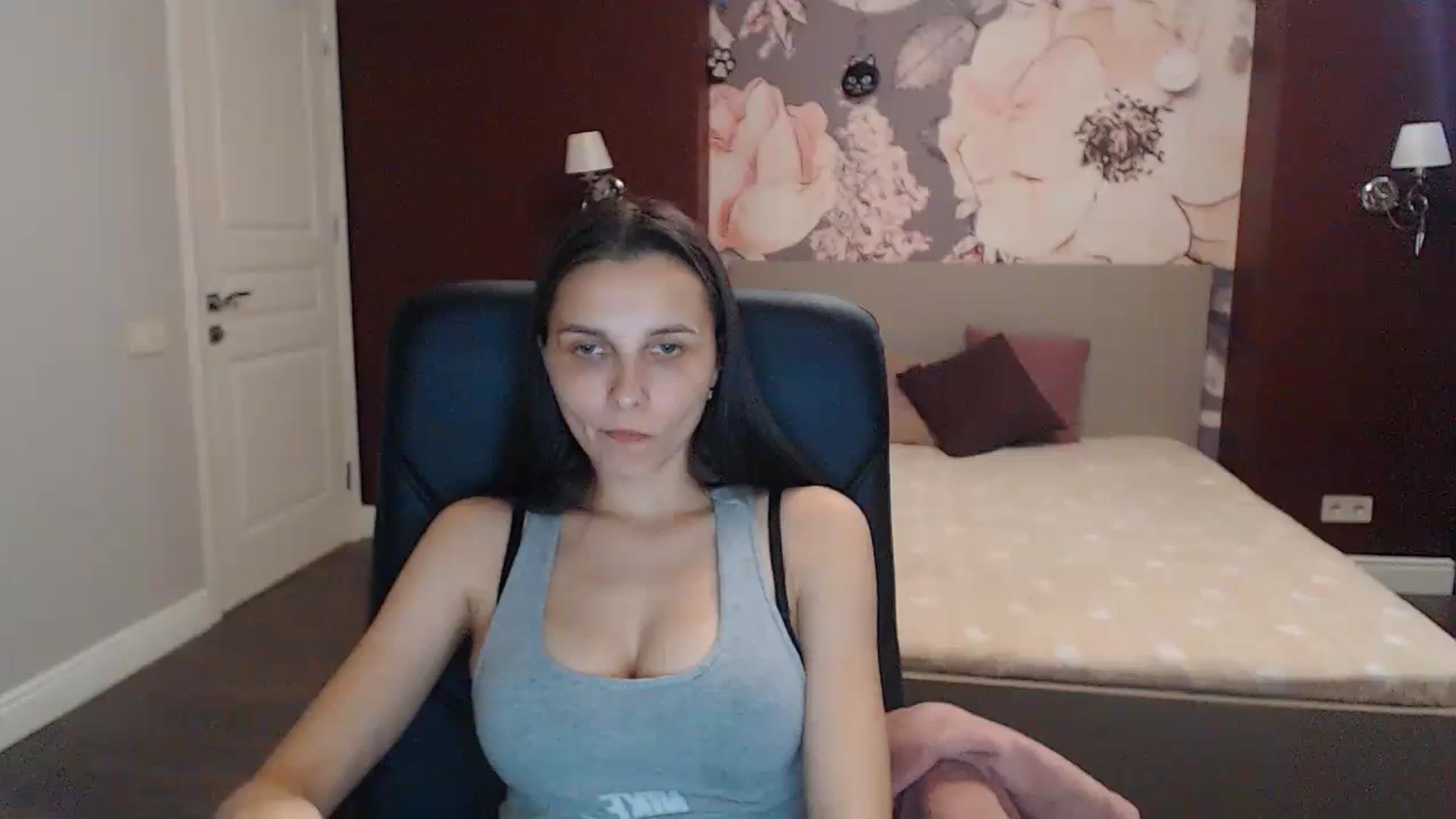 Gallery image thumbnail from Karina_Mils's myfreecams stream on, 07/02/2023, 16:14 image 16 of 20