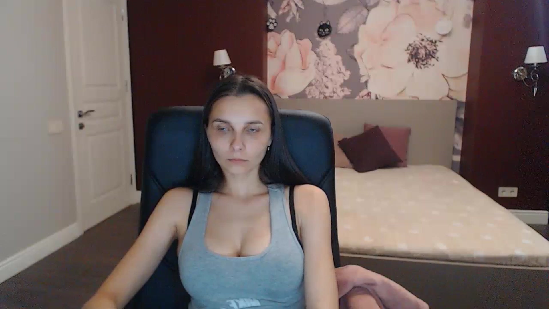 Gallery image thumbnail from Karina_Mils's myfreecams stream on, 07/02/2023, 16:14 image 15 of 20