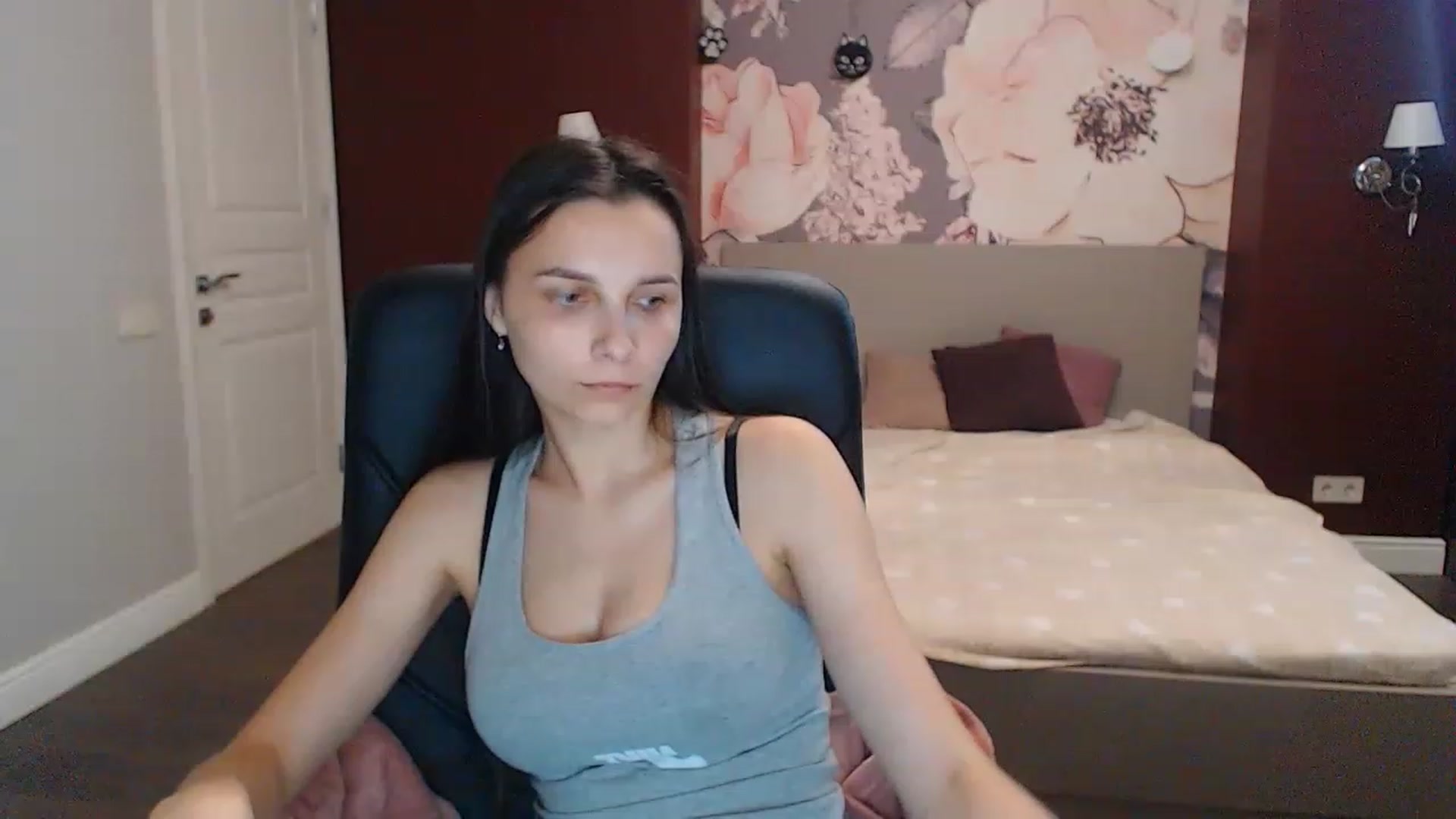 Gallery image thumbnail from Karina_Mils's myfreecams stream on, 07/03/2023, 09:26 image 4 of 20