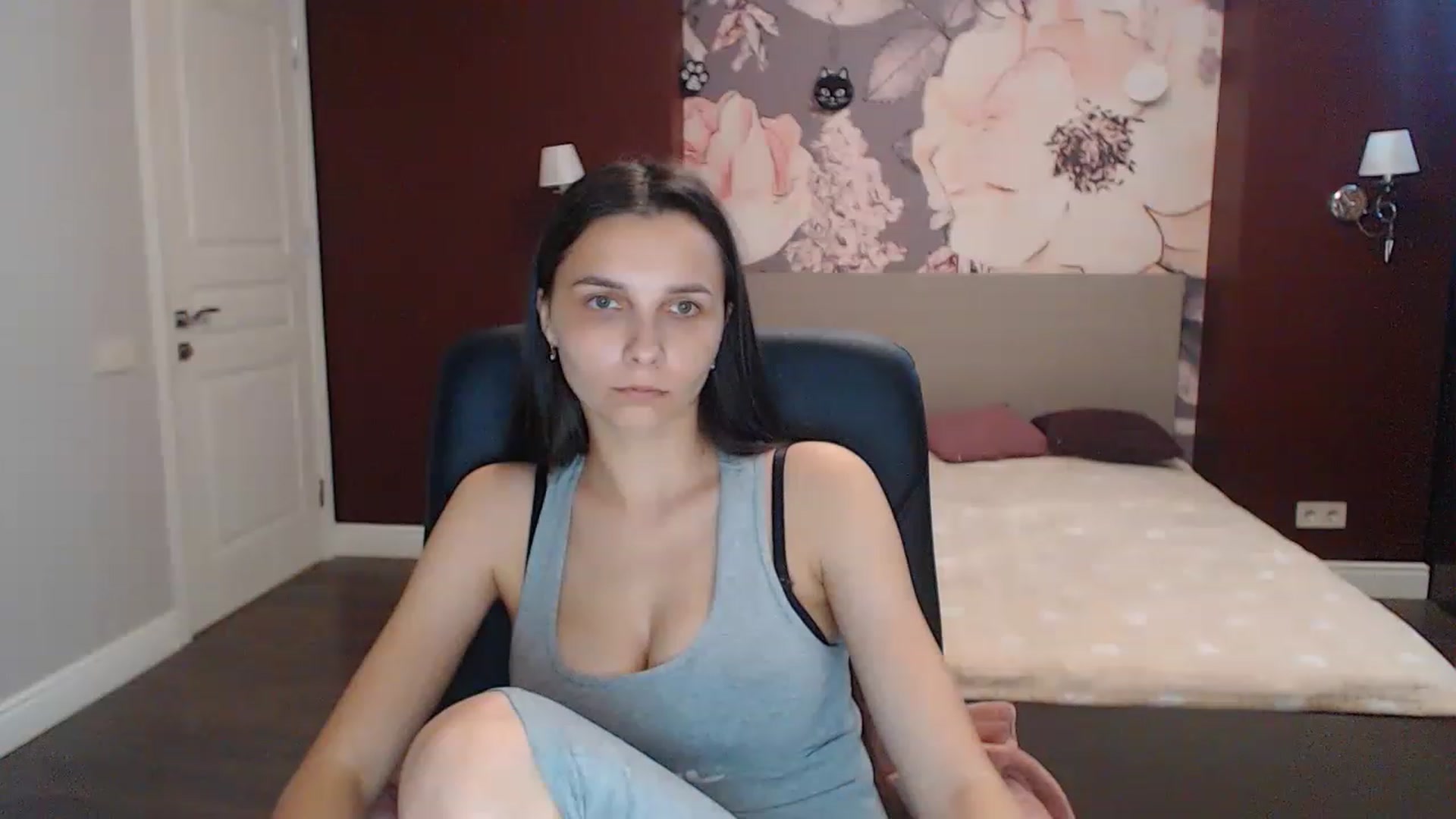 Gallery image thumbnail from Karina_Mils's myfreecams stream on, 07/06/2023, 11:09 image 14 of 20