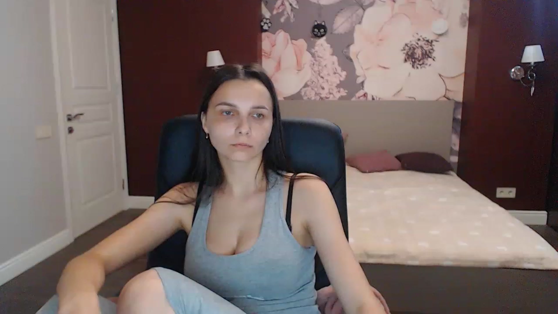 Gallery image thumbnail from Karina_Mils's myfreecams stream on, 07/06/2023, 11:09 image 13 of 20
