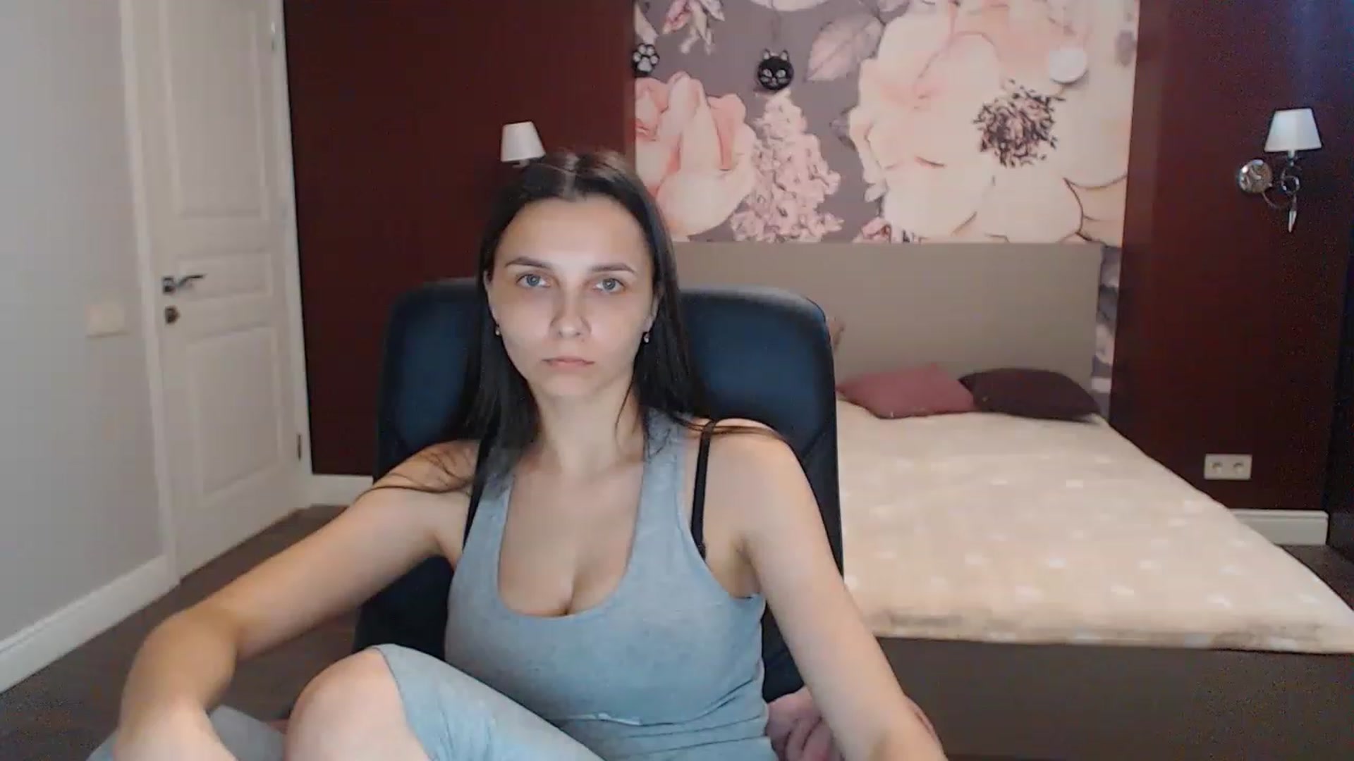 Gallery image thumbnail from Karina_Mils's myfreecams stream on, 07/06/2023, 11:09 image 12 of 20