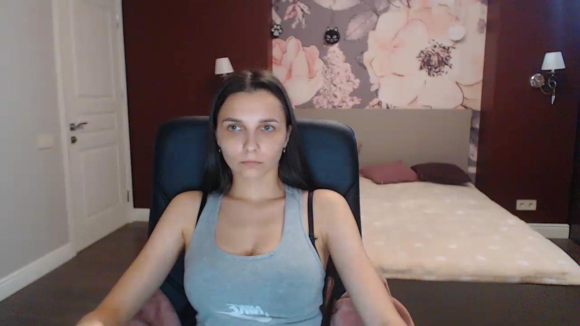 Gallery image thumbnail from Karina_Mils's myfreecams stream on, 07/06/2023, 11:09 image 17 of 20