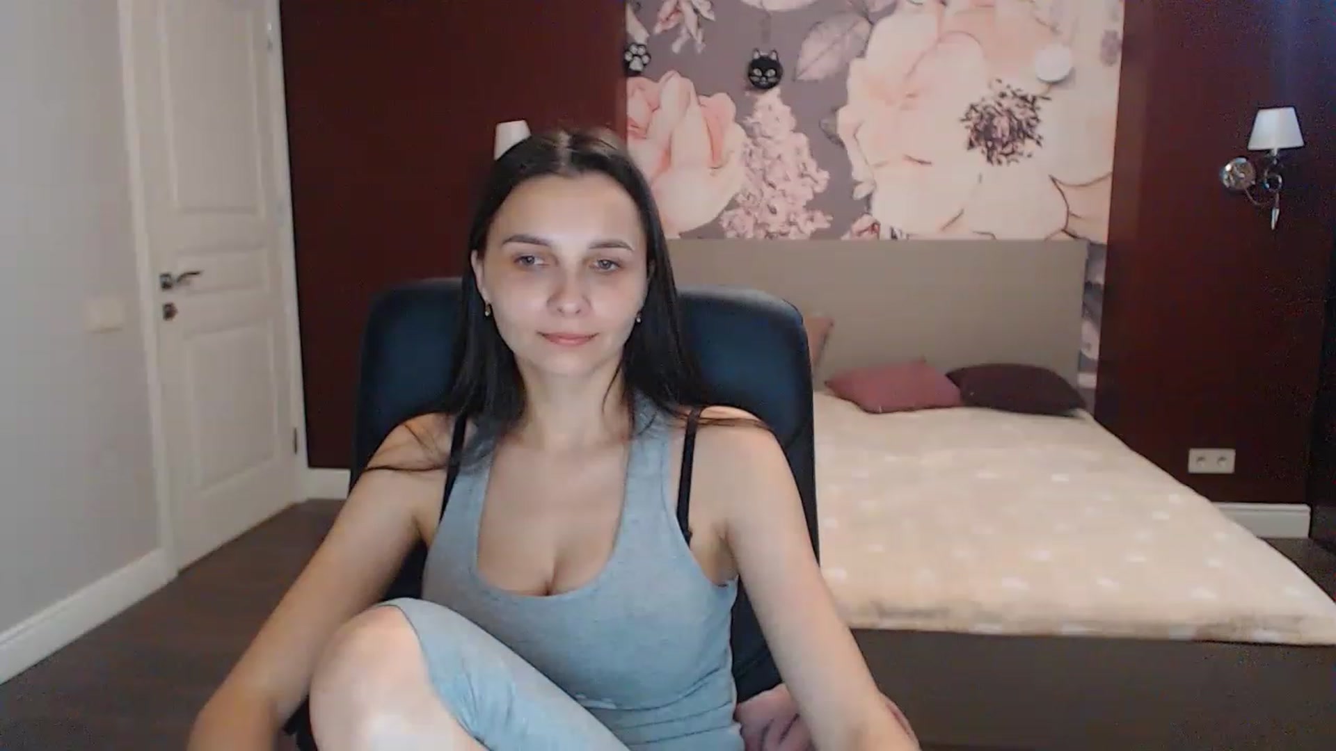 Gallery image thumbnail from Karina_Mils's myfreecams stream on, 07/06/2023, 11:09 image 9 of 20