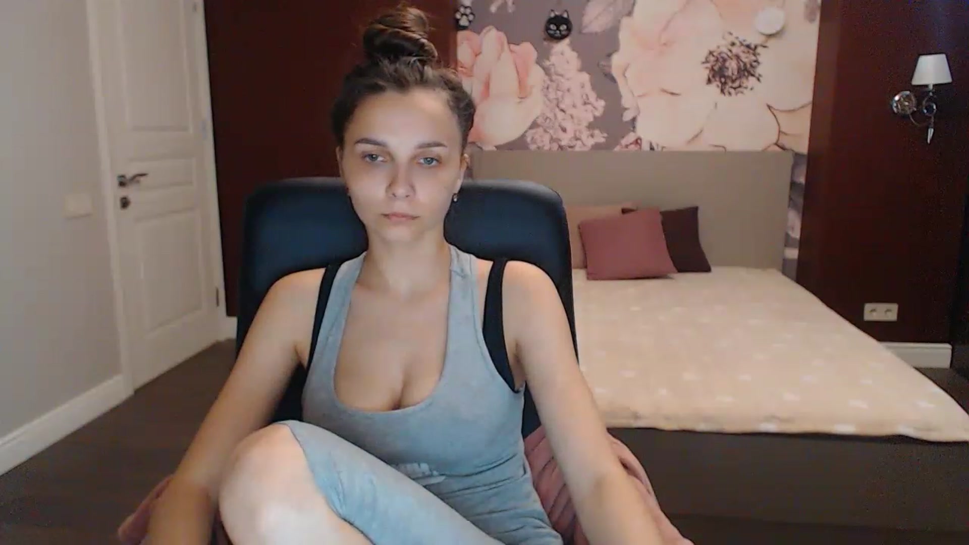 Gallery image thumbnail from Karina_Mils's myfreecams stream on, 07/08/2023, 14:01 image 13 of 20