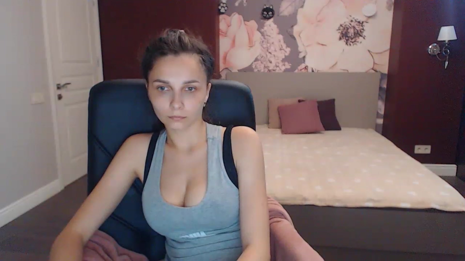Gallery image thumbnail from Karina_Mils's myfreecams stream on, 07/08/2023, 14:01 image 7 of 20
