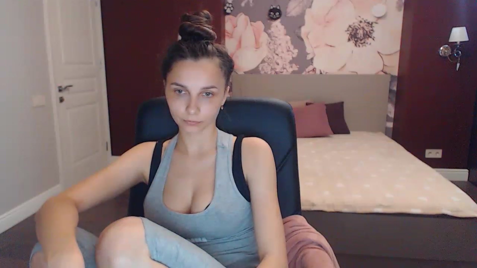 Gallery image thumbnail from Karina_Mils's myfreecams stream on, 07/08/2023, 14:01 image 10 of 20