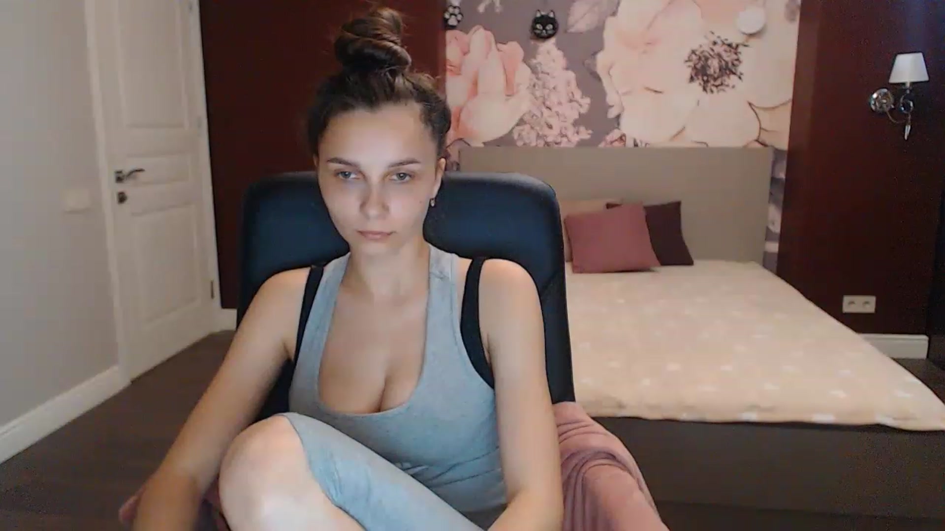 Gallery image thumbnail from Karina_Mils's myfreecams stream on, 07/08/2023, 14:01 image 15 of 20