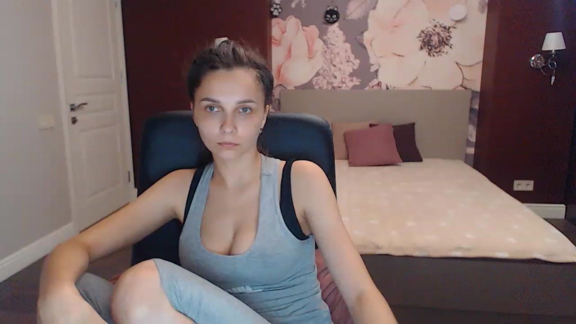 Gallery image thumbnail from Karina_Mils's myfreecams stream on, 07/08/2023, 14:01 image 1 of 20
