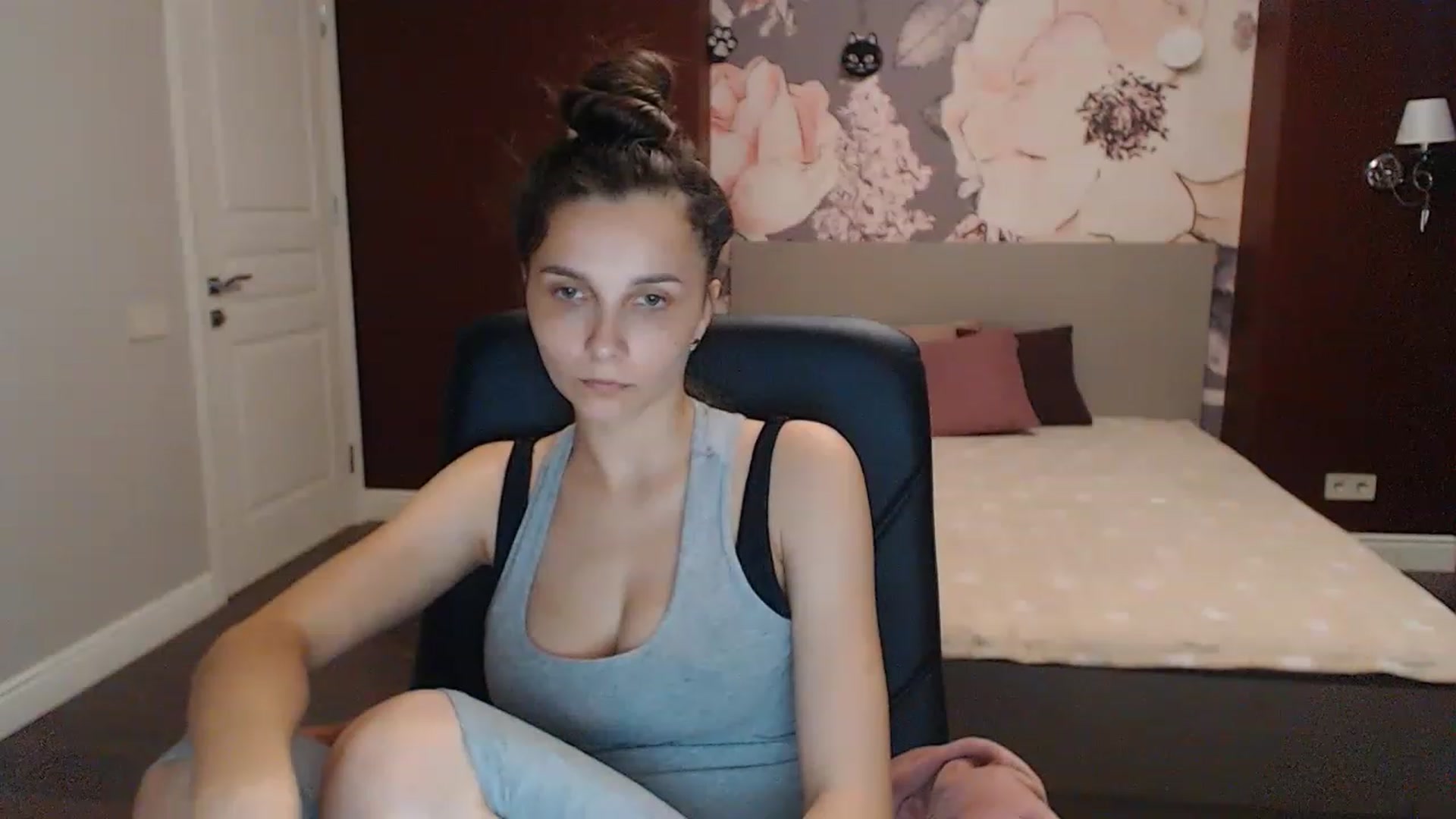Gallery image thumbnail from Karina_Mils's myfreecams stream on, 07/08/2023, 15:11 image 8 of 20