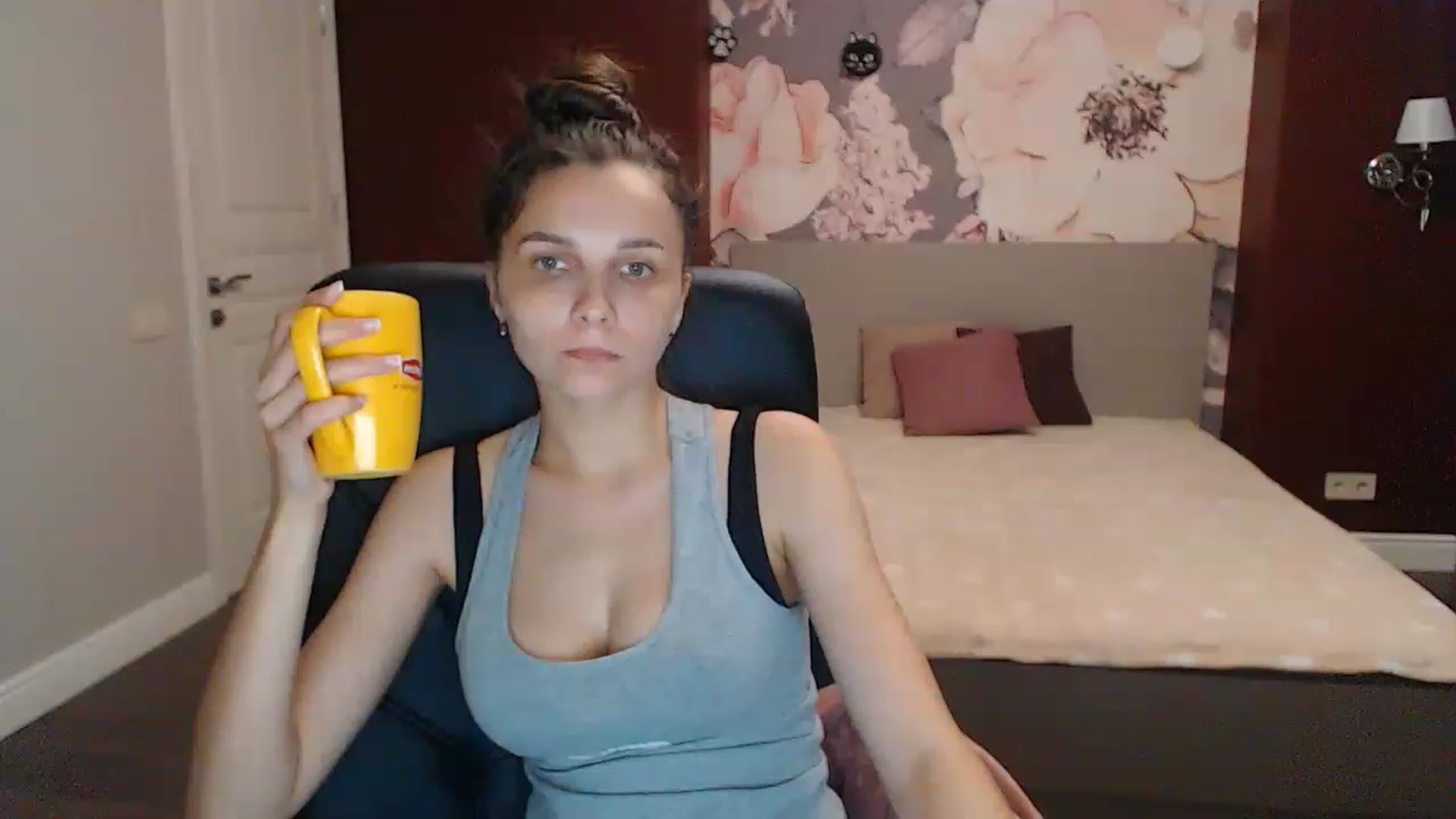 Gallery image thumbnail from Karina_Mils's myfreecams stream on, 07/08/2023, 15:11 image 16 of 20