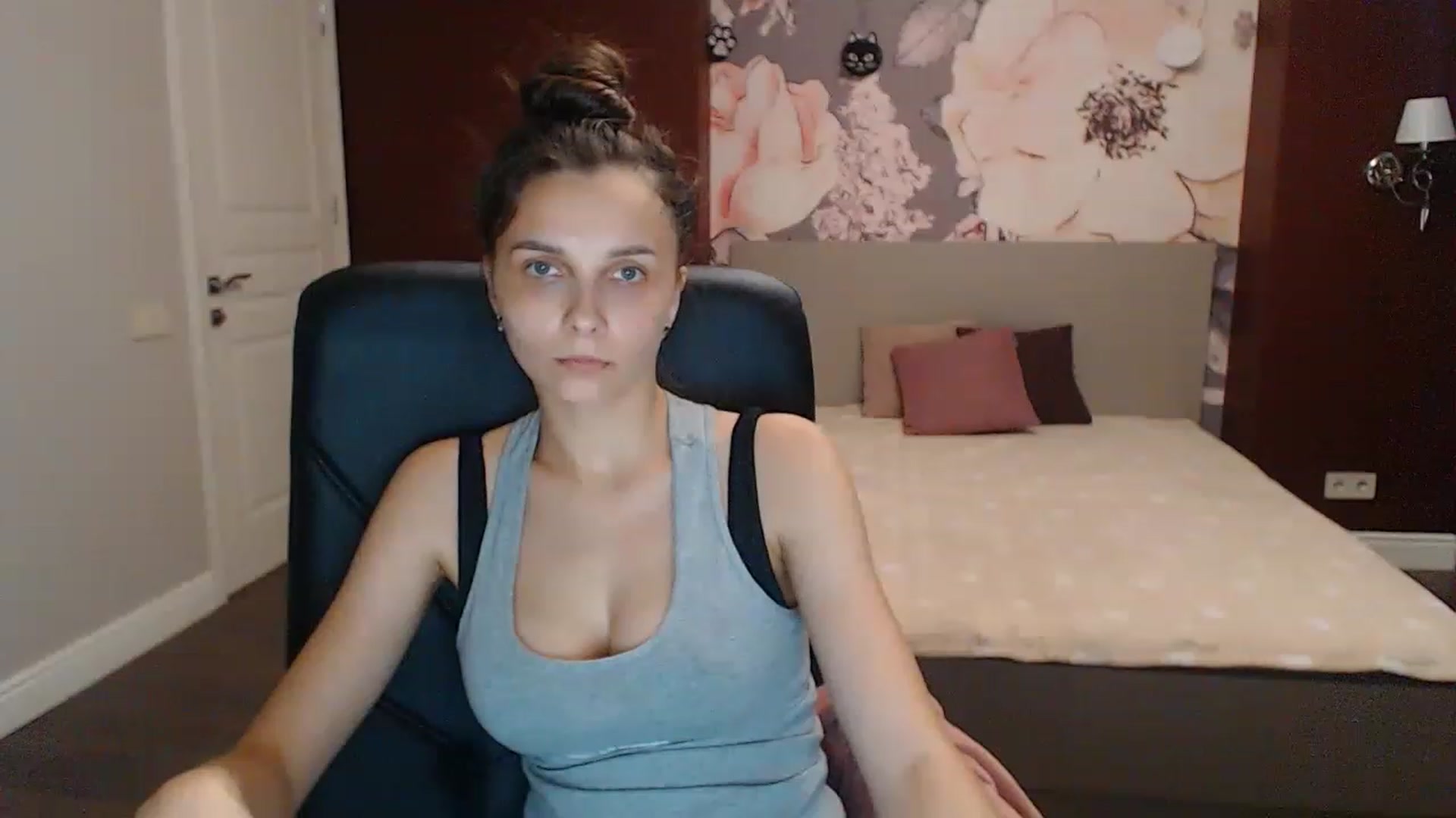 Gallery image thumbnail from Karina_Mils's myfreecams stream on, 07/08/2023, 15:11 image 19 of 20