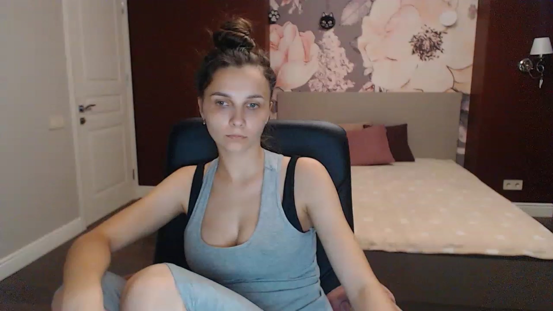 Gallery image thumbnail from Karina_Mils's myfreecams stream on, 07/08/2023, 15:11 image 1 of 20