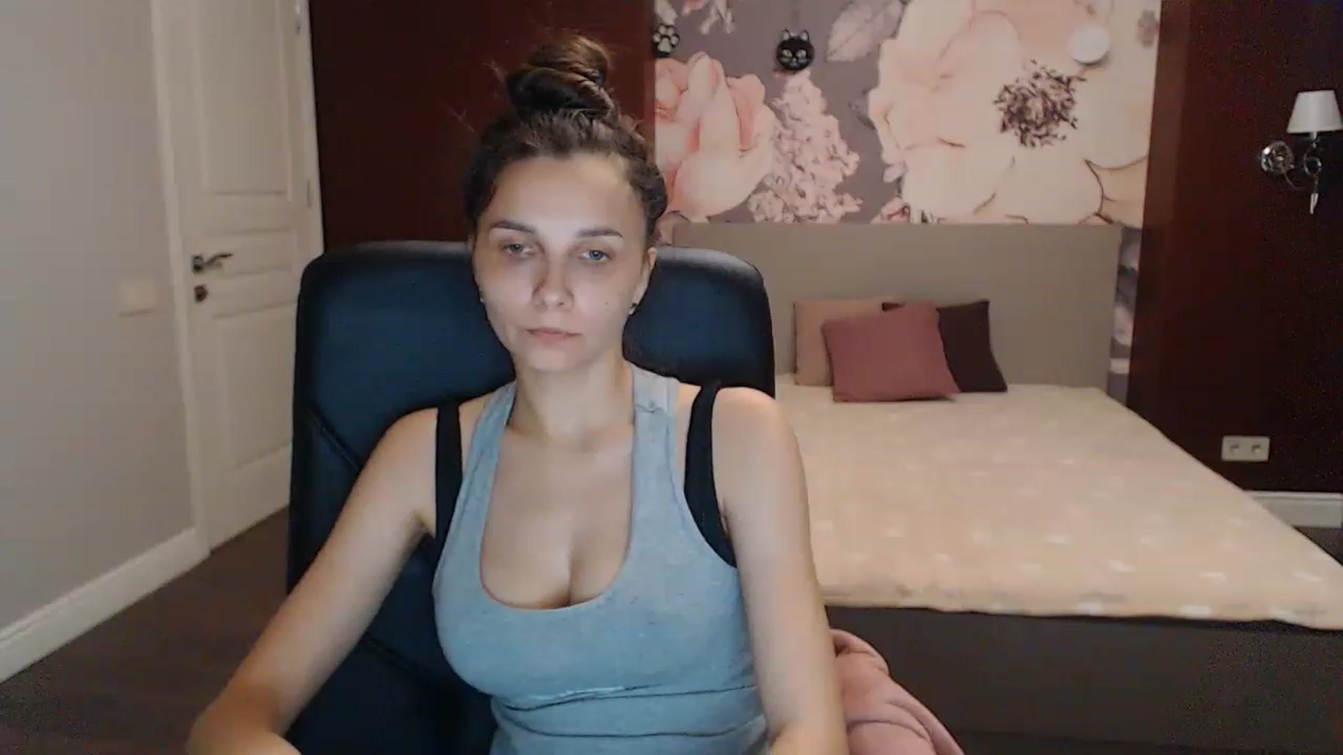 Gallery image thumbnail from Karina_Mils's myfreecams stream on, 07/08/2023, 15:11 image 12 of 20