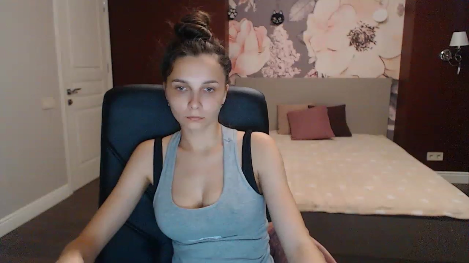 Gallery image thumbnail from Karina_Mils's myfreecams stream on, 07/08/2023, 15:11 image 9 of 20