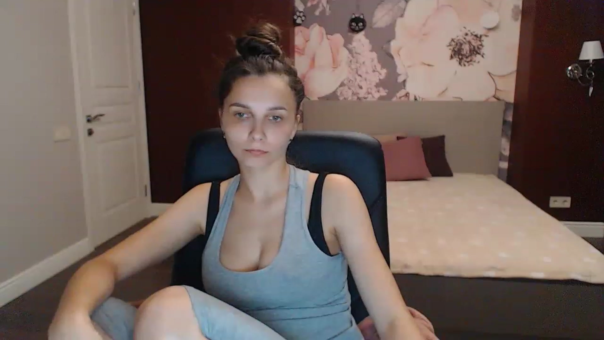 Gallery image thumbnail from Karina_Mils's myfreecams stream on, 07/08/2023, 15:11 image 5 of 20