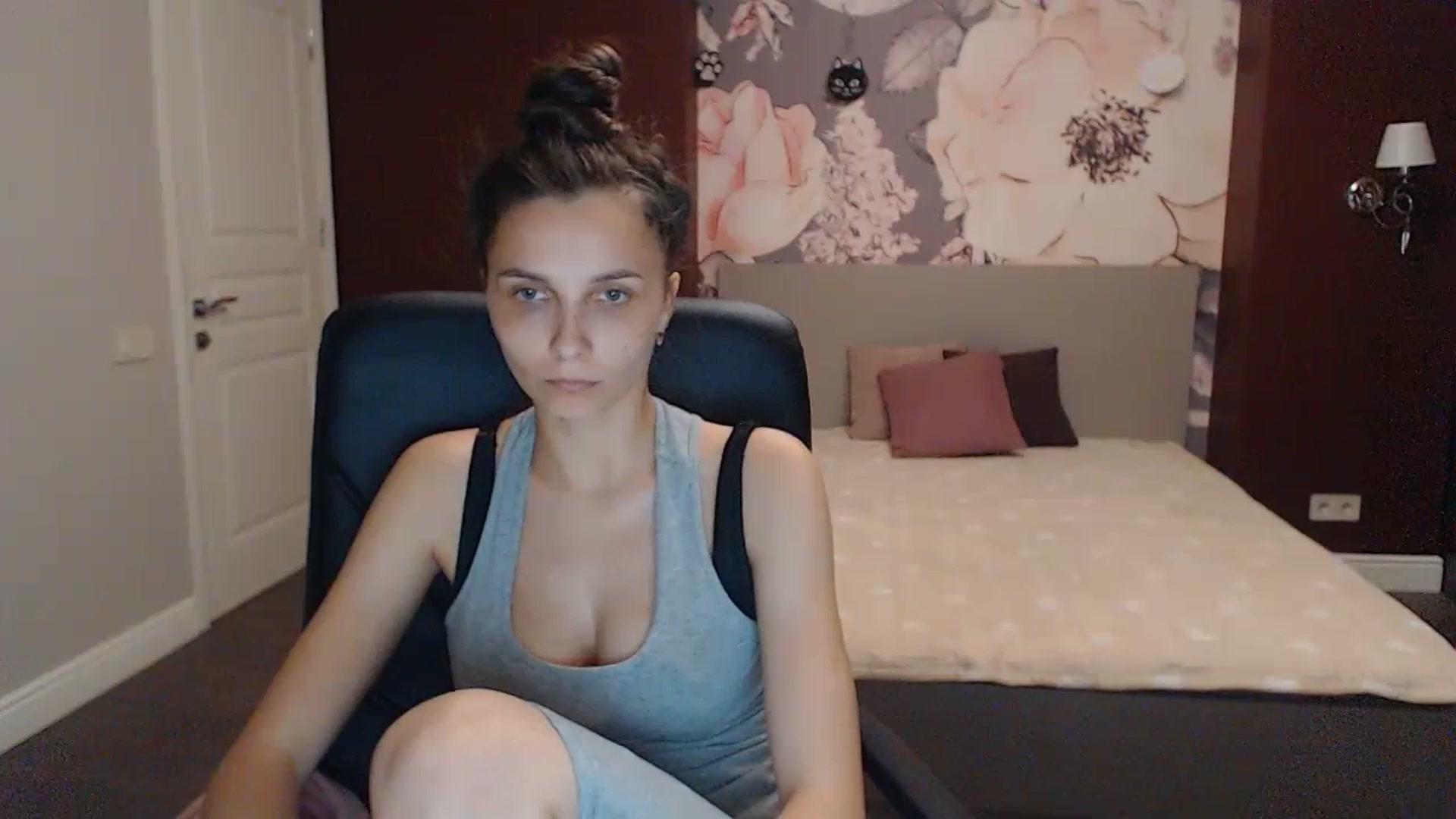 Gallery image thumbnail from Karina_Mils's myfreecams stream on, 07/08/2023, 18:39 image 1 of 20