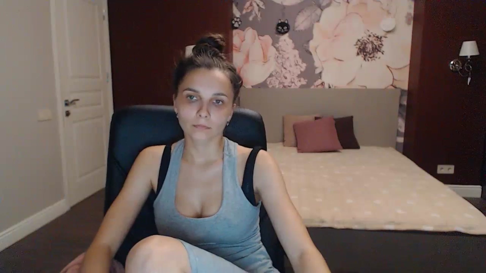 Gallery image thumbnail from Karina_Mils's myfreecams stream on, 07/08/2023, 18:39 image 2 of 20