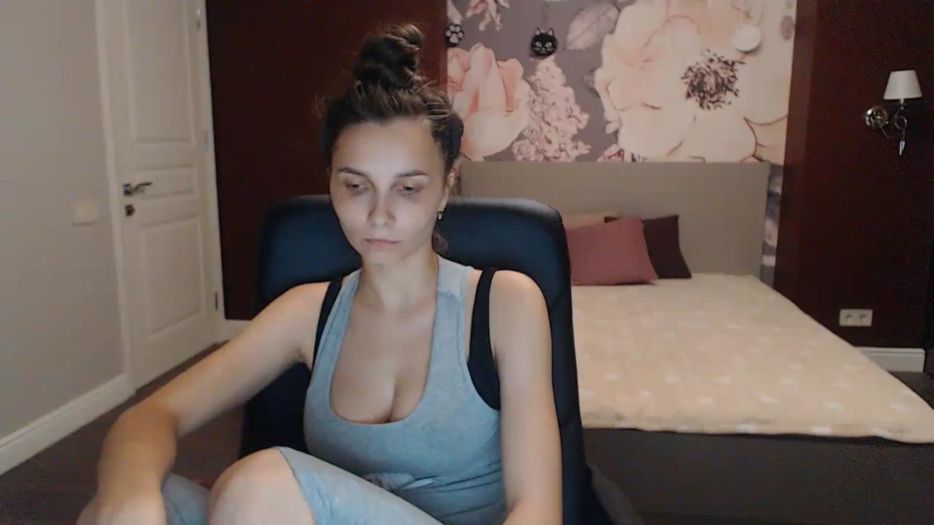 Gallery image thumbnail from Karina_Mils's myfreecams stream on, 07/08/2023, 18:39 image 7 of 20