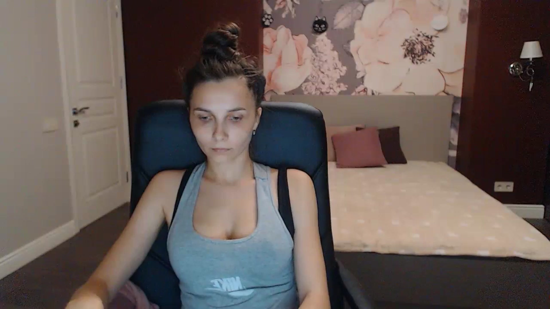 Gallery image thumbnail from Karina_Mils's myfreecams stream on, 07/08/2023, 18:39 image 4 of 20