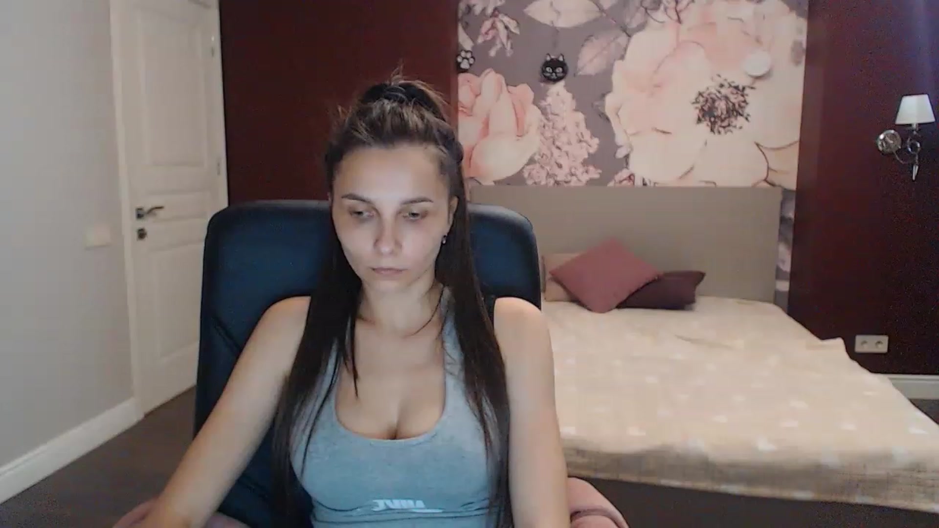 Gallery image thumbnail from Karina_Mils's myfreecams stream on, 07/09/2023, 15:43 image 17 of 20