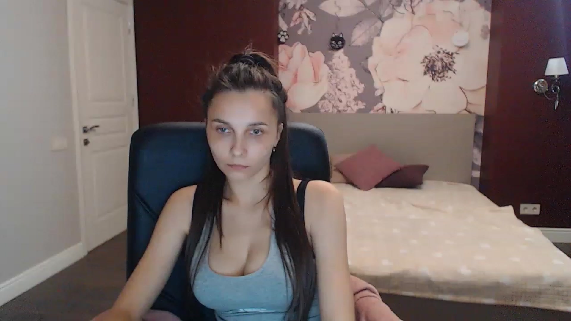 Gallery image thumbnail from Karina_Mils's myfreecams stream on, 07/09/2023, 15:43 image 16 of 20