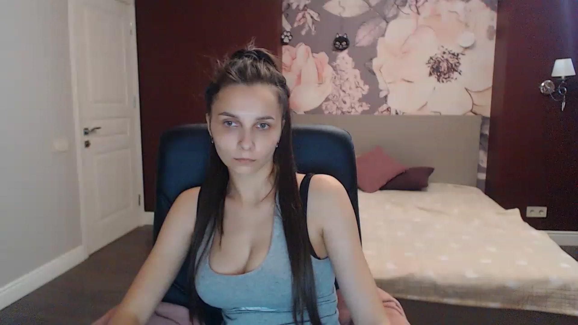Gallery image thumbnail from Karina_Mils's myfreecams stream on, 07/09/2023, 15:43 image 13 of 20