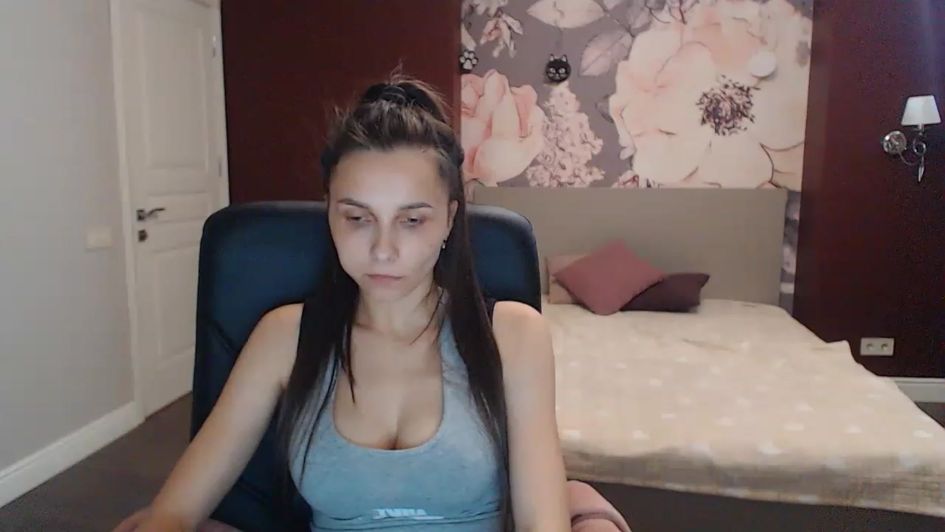 Gallery image thumbnail from Karina_Mils's myfreecams stream on, 07/09/2023, 15:43 image 18 of 20