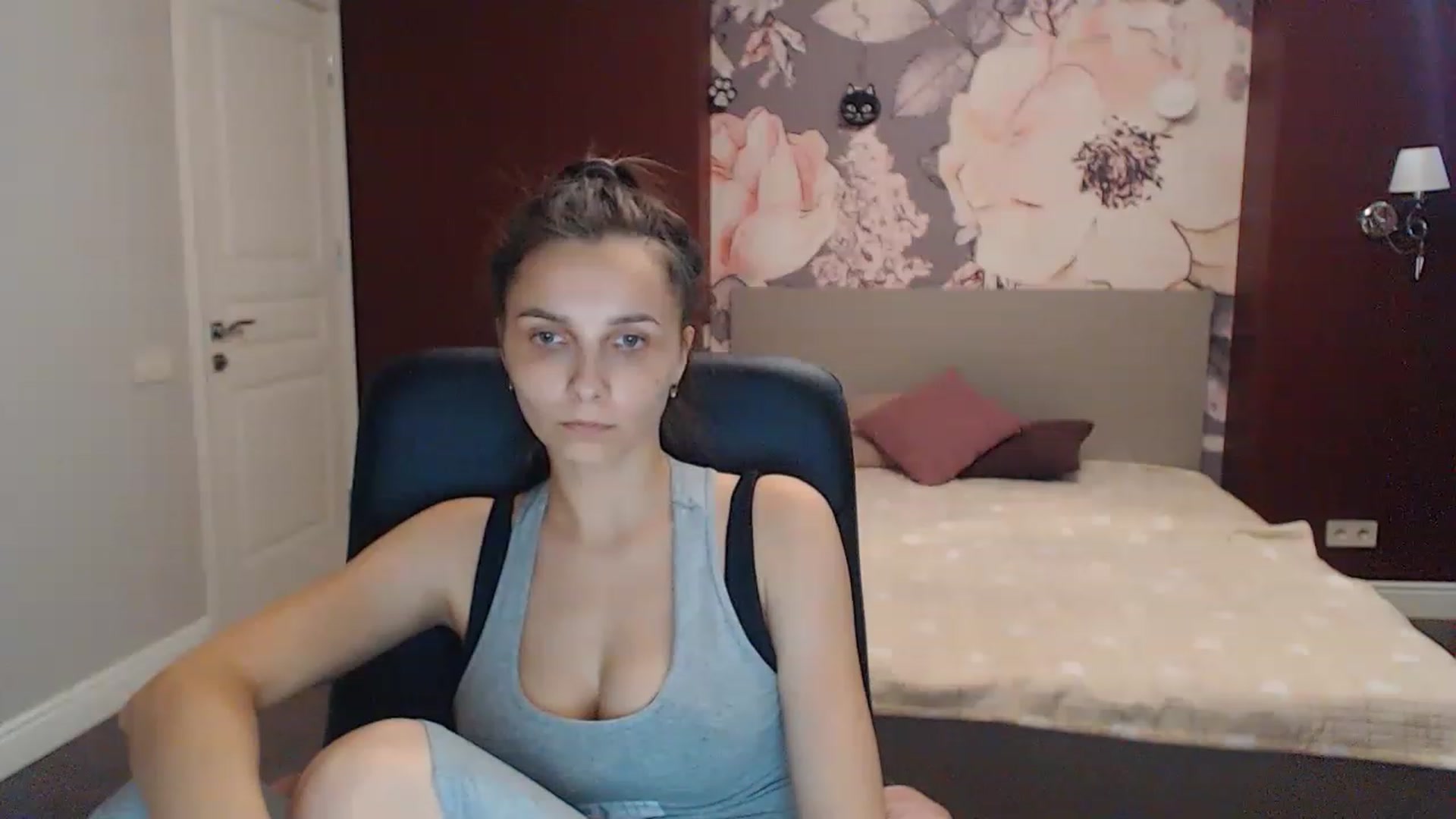 Gallery image thumbnail from Karina_Mils's myfreecams stream on, 07/09/2023, 16:32 image 9 of 20