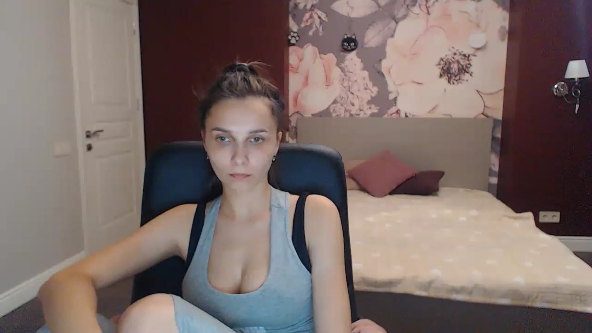 Gallery image thumbnail from Karina_Mils's myfreecams stream on, 07/09/2023, 16:32 image 11 of 20