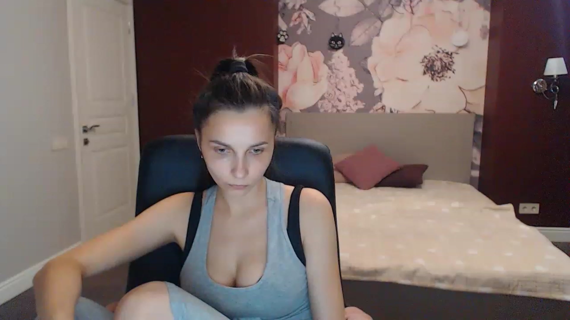 Gallery image thumbnail from Karina_Mils's myfreecams stream on, 07/09/2023, 16:32 image 7 of 20