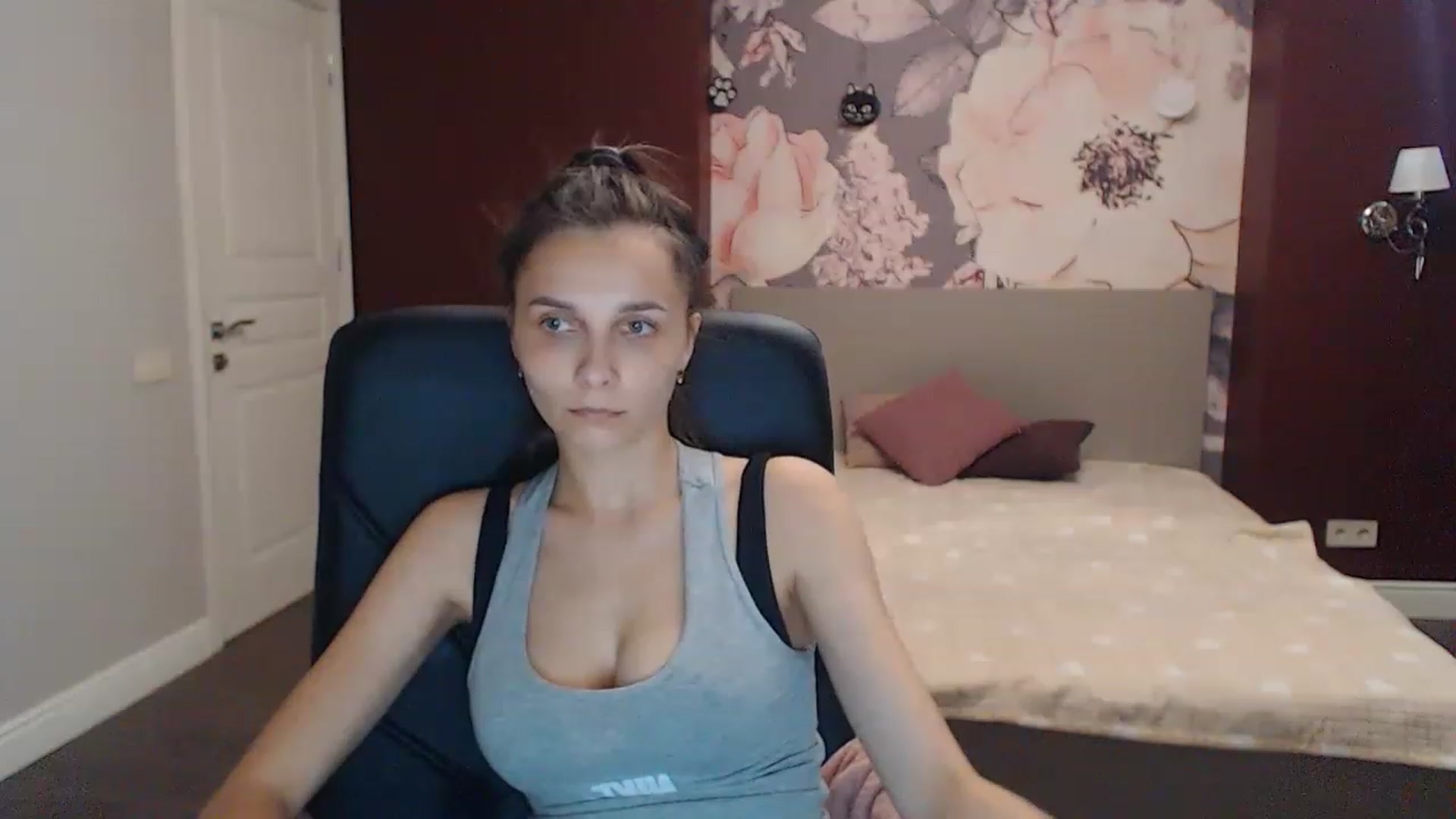 Gallery image thumbnail from Karina_Mils's myfreecams stream on, 07/09/2023, 16:32 image 14 of 20