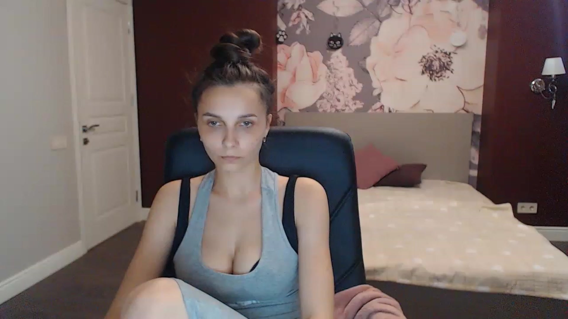 Gallery image thumbnail from Karina_Mils's myfreecams stream on, 07/09/2023, 16:32 image 3 of 20