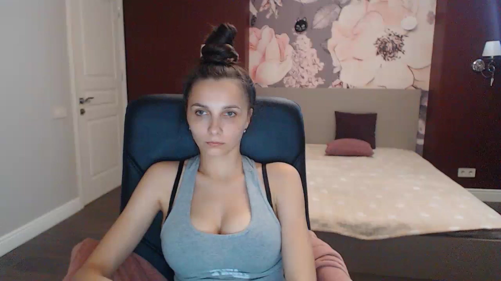 Gallery image thumbnail from Karina_Mils's myfreecams stream on, 07/13/2023, 10:58 image 7 of 20