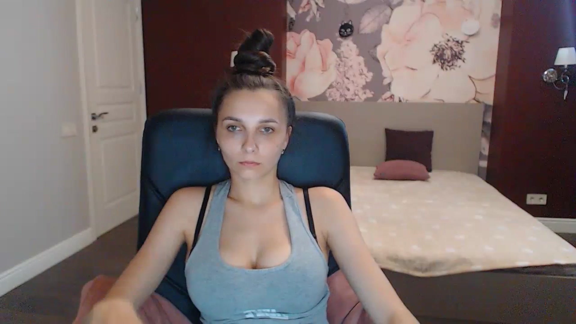 Gallery image thumbnail from Karina_Mils's myfreecams stream on, 07/13/2023, 10:58 image 10 of 20