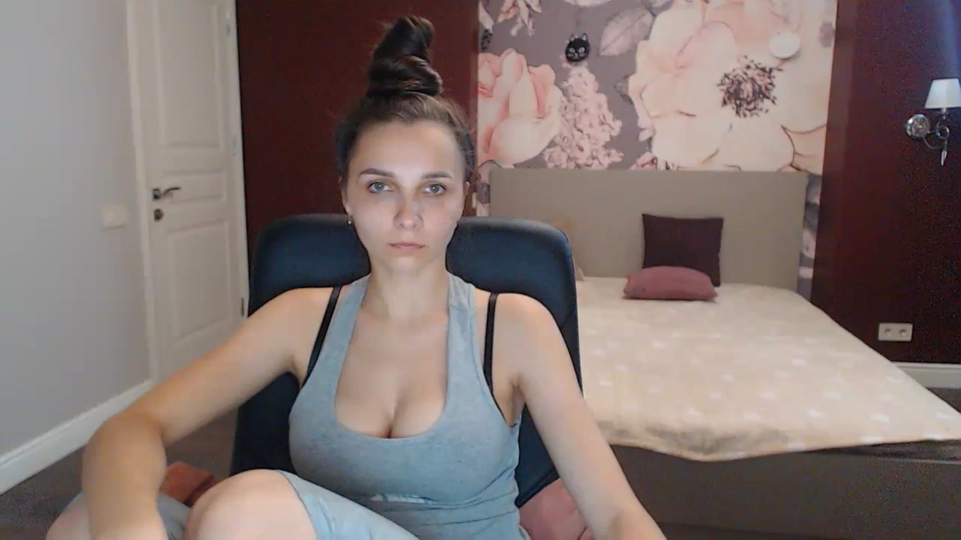 Gallery image thumbnail from Karina_Mils's myfreecams stream on, 07/13/2023, 10:58 image 13 of 20