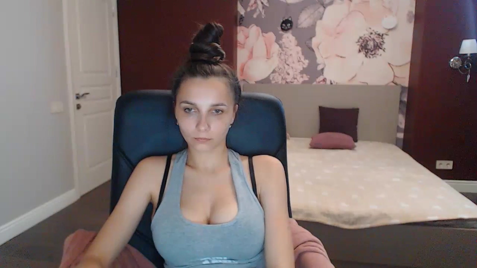 Gallery image thumbnail from Karina_Mils's myfreecams stream on, 07/13/2023, 10:58 image 11 of 20