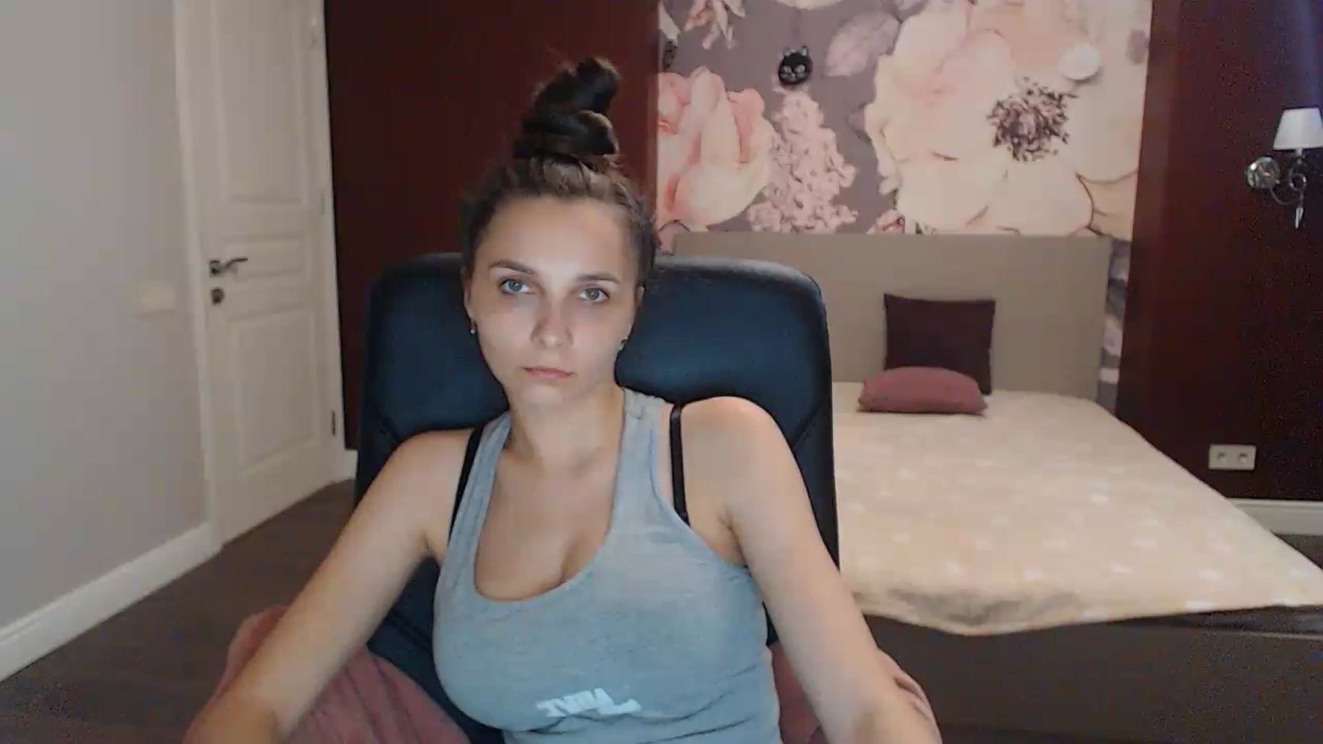 Gallery image thumbnail from Karina_Mils's myfreecams stream on, 07/13/2023, 10:58 image 4 of 20