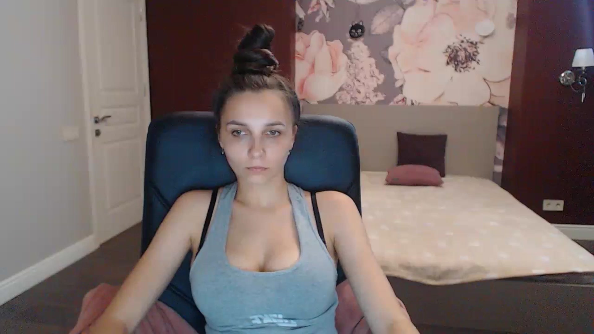 Gallery image thumbnail from Karina_Mils's myfreecams stream on, 07/13/2023, 10:58 image 6 of 20