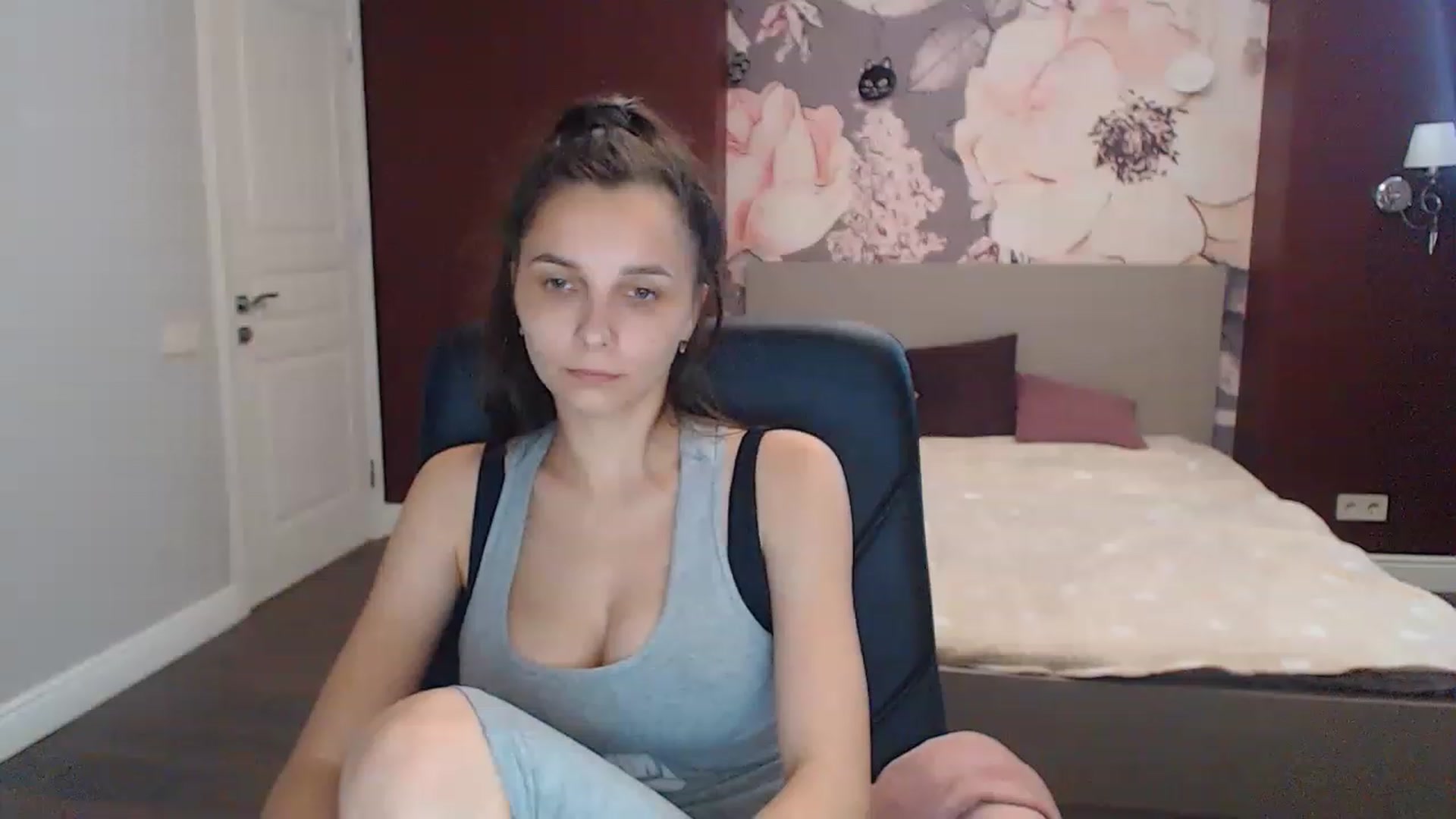 Gallery image thumbnail from Karina_Mils's myfreecams stream on, 07/14/2023, 11:40 image 19 of 20