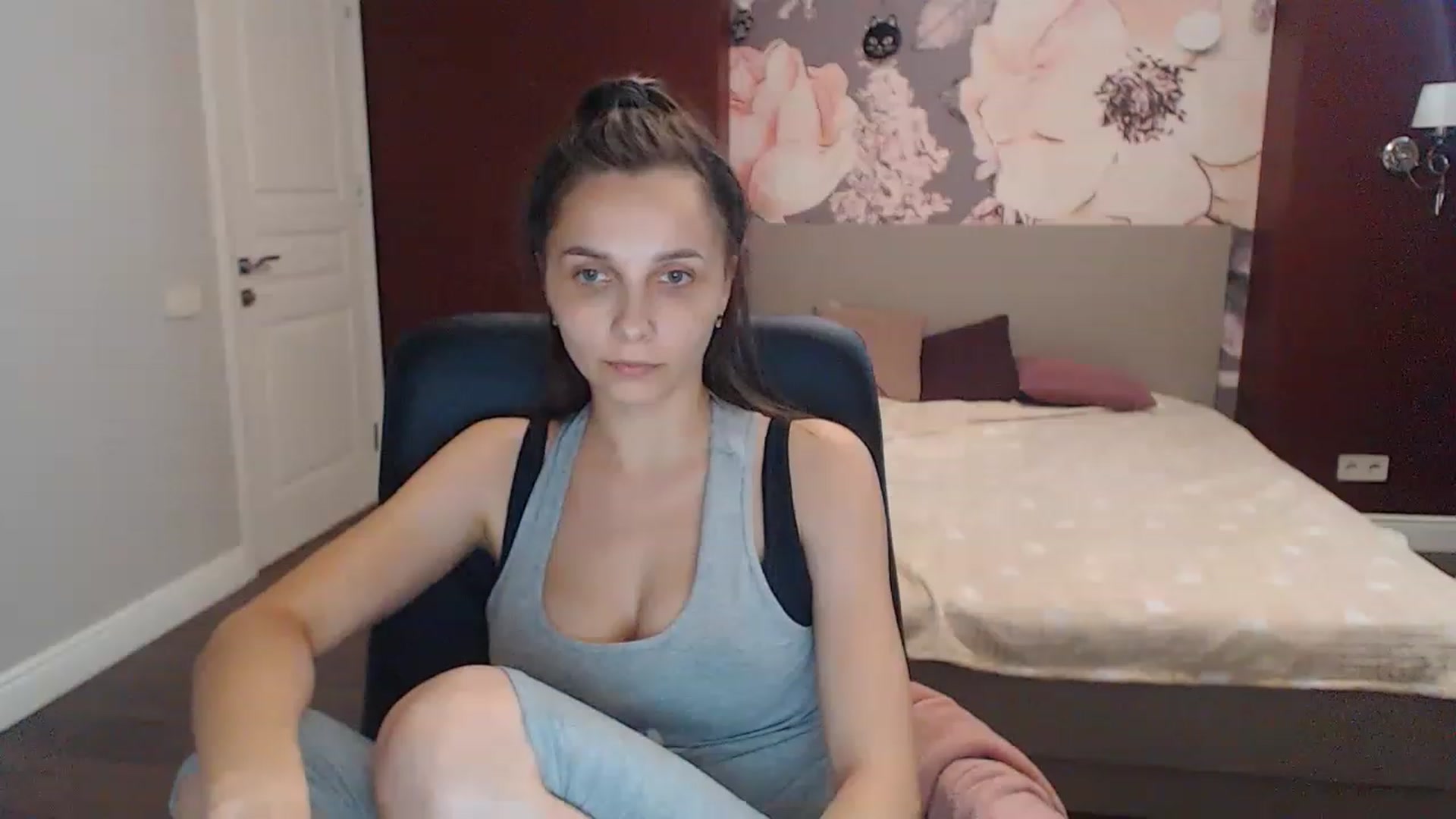 Gallery image thumbnail from Karina_Mils's myfreecams stream on, 07/14/2023, 15:19 image 5 of 20