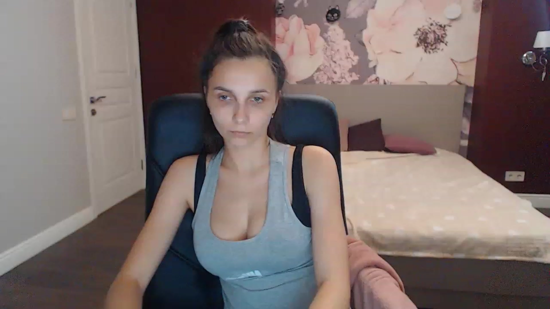 Gallery image thumbnail from Karina_Mils's myfreecams stream on, 07/14/2023, 15:19 image 9 of 20