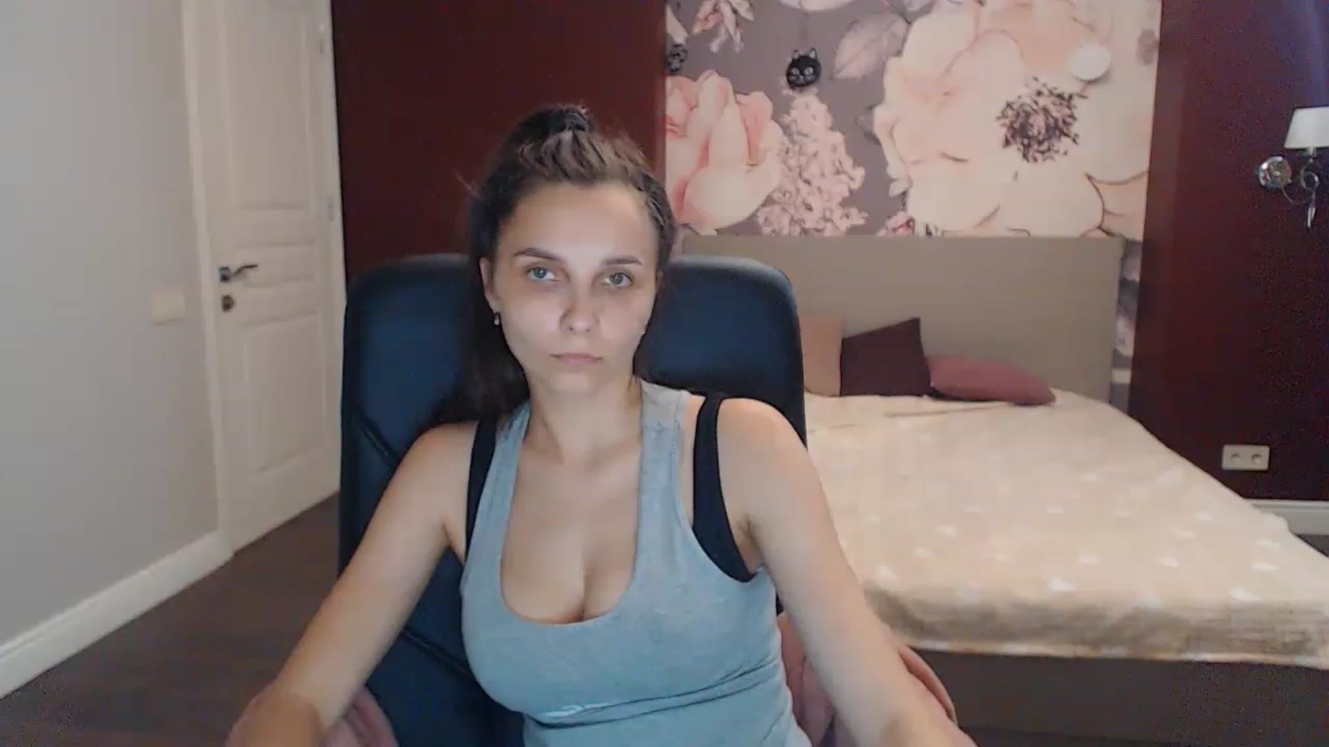 Gallery image thumbnail from Karina_Mils's myfreecams stream on, 07/14/2023, 15:19 image 20 of 20